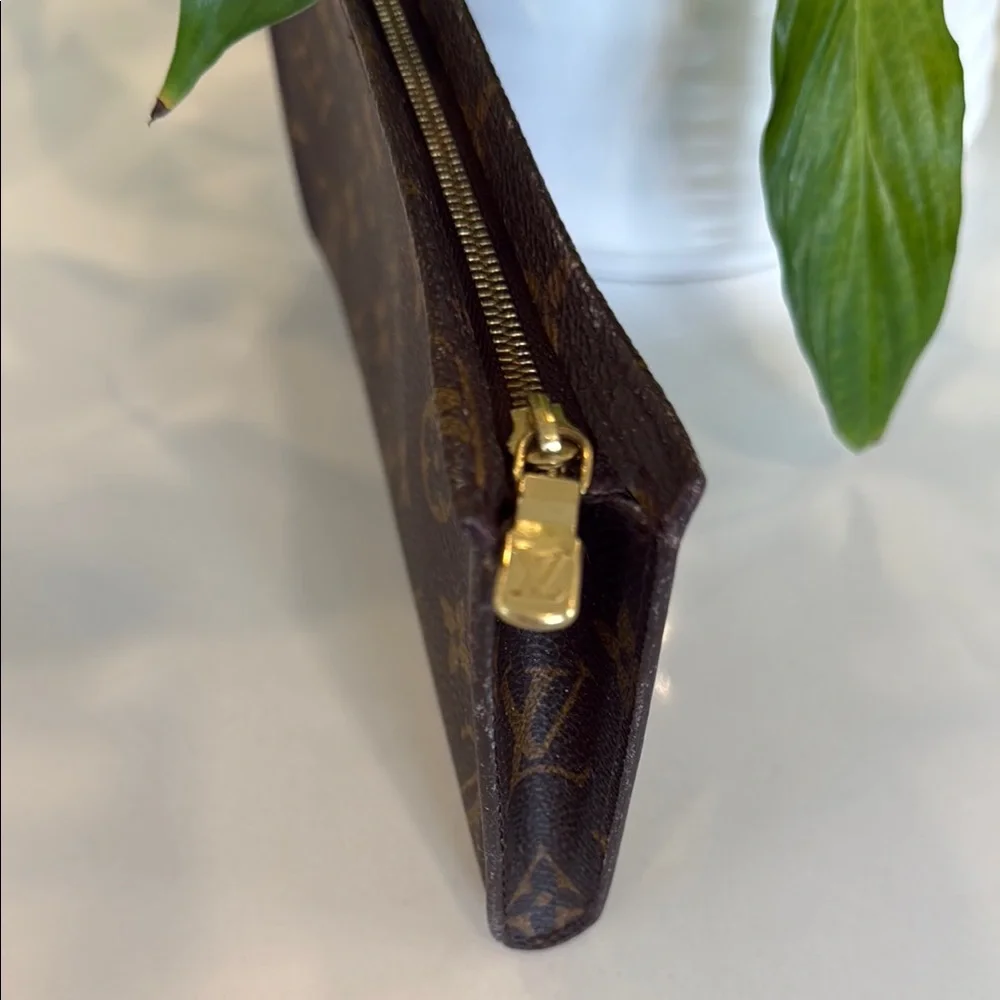 LOUIS VUITTON Monogram Bucket GM pouch - Picture 5 of 10